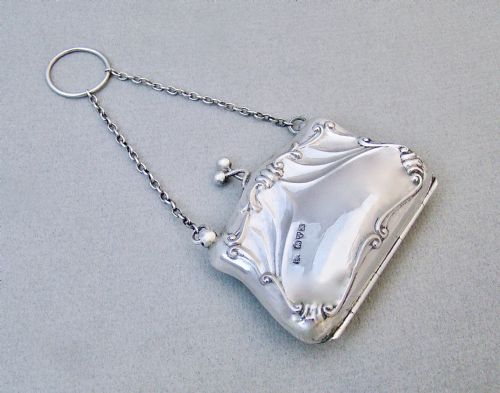 fig 1. DELIGHTFUL GEORGE V SILVER COCKTAIL PURSE BY THE BOOTS COMPANY, CHESTER 1912