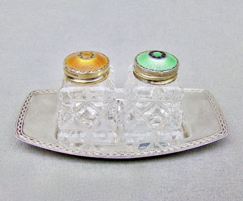 PAIR OF NORWEGIAN ART DECO SILVER AND ENAMEL SALTS ON SILVER STAND CIRCA 1930 - ADDITIONAL PHOTO 1