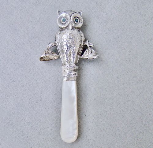 fig 1. GEORGE VI SILVER OWL RATTLE BY CRISFORD & NORRIS, BIRMINGHAM 1939