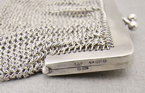 EXQUISITE EDWARDIAN SILVER CHAIN MAIL COCKTAIL PURSE BY ROBERT CAWLEY CHESTER IMPORT MARKS FOR 1909 - ADDITIONAL PHOTO 2