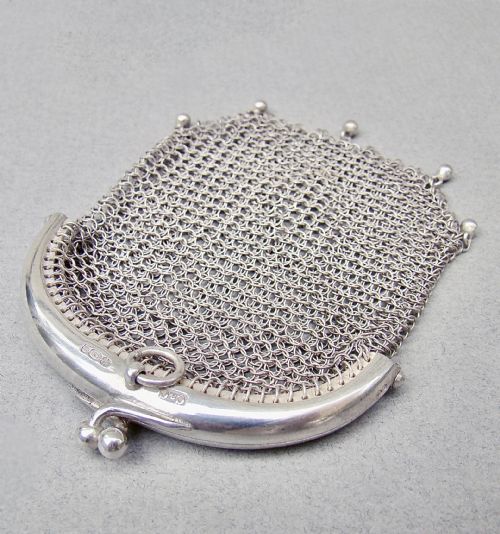 fig 1. SILVER MESH CHATELAINE COIN PURSE BY COHEN & CHARLES, IMPORT MARKS FOR LONDON 1916