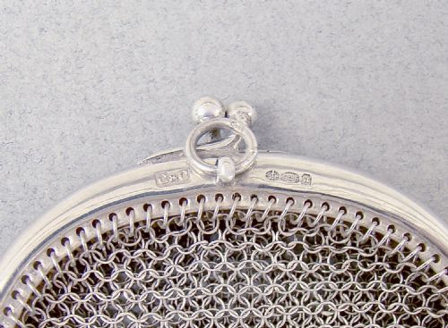 fig 3. SILVER MESH CHATELAINE COIN PURSE BY COHEN & CHARLES, IMPORT MARKS FOR LONDON 1916