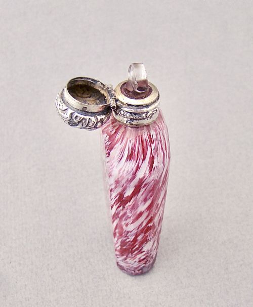 RARE 19TH C FRENCH SILVER CLICHY GLASS SCENT BOTTLE CIRCA 1870 - ADDITIONAL PHOTO 6