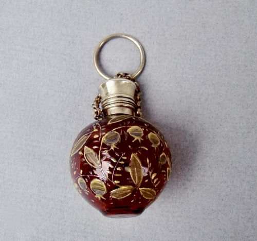 fig 1. CHARMING 19TH. C FRENCH MOSER GLASS CHATELAINE SCENT BOTTLE, CIRCA 1890