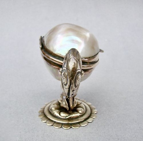 fig 3. EXQUISITE FRENCH PALAIS ROYAL MOTHER OF PEARL THIMBLE HOLDER, CIRCA 1880