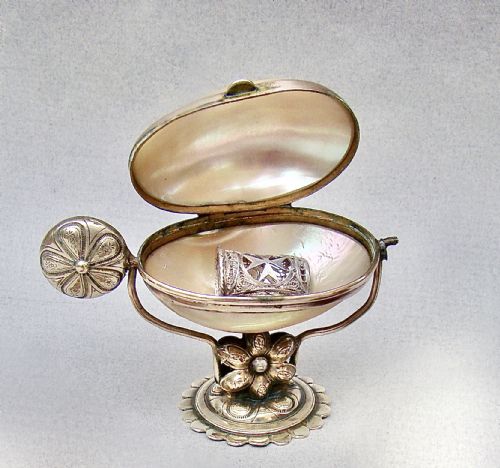 fig 1. EXQUISITE FRENCH PALAIS ROYAL MOTHER OF PEARL THIMBLE HOLDER, CIRCA 1880