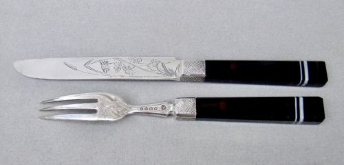 fig 2. VICTORIAN AESTHETIC MOVEMENT SILVER & BANDED AGATE KNIFE AND FORK SET BY WALTER & JOHN BARNARD, LONDON 1881