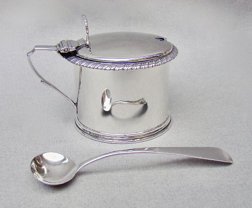 fig 1. FABULOUS EARLY VICTORIAN SILVER DRUM MUSTARD POT BY CHARLES & GEORGE FOX, LONDON 1843
