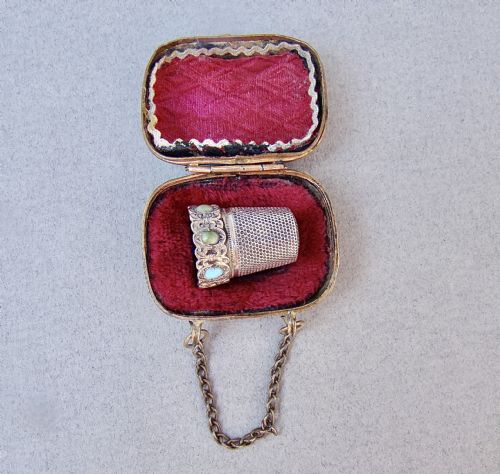 EXQUISITE 19TH C FRENCH SILVER STONE SET THIMBLE IN ORMULU CHATELAINE CASE - ADDITIONAL PHOTO 6