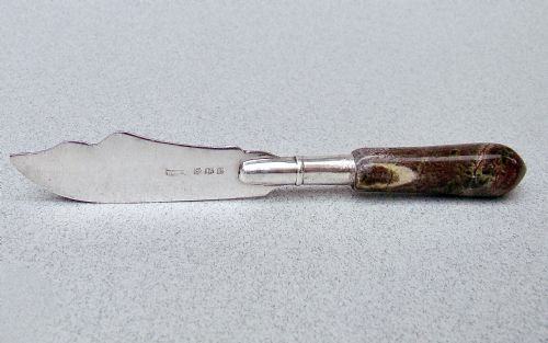 GEORGE V SILVER AGATE MINIATURE BUTTER KNIFE BY VALE ST JOHN BIRMINGHAM 1918