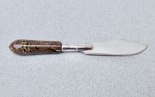 GEORGE V SILVER AGATE MINIATURE BUTTER KNIFE BY VALE ST JOHN BIRMINGHAM 1918 - ADDITIONAL PHOTO 2