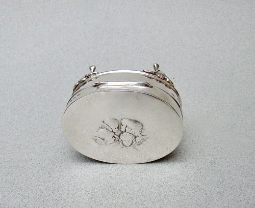 EDWARDIAN SILVER REYNOLDS' ANGELS JEWELLERY BOX BY WILLIAM COMYNS LONDON 1909 - ADDITIONAL PHOTO 1