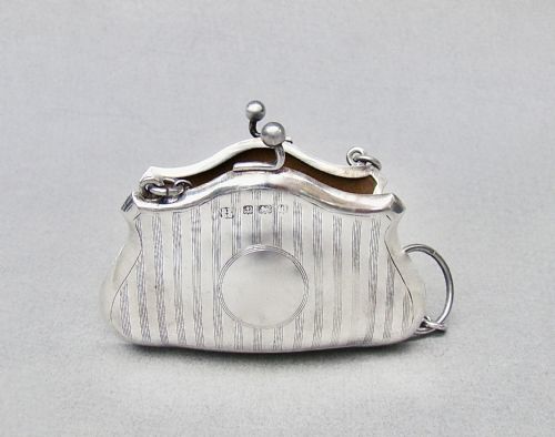 DELIGHTFUL GEORGE V SILVER COCKTAIL PURSE BY THE BOOTS COMPANY BIRMINGHAM 1918 - ADDITIONAL PHOTO 2