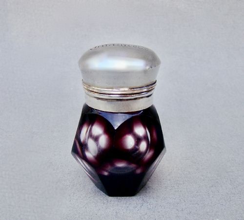 RARE VICTORIAN SILVER AMETHYST GLASS VINAIGRETTE CIRCA 1890 - ADDITIONAL PHOTO 1