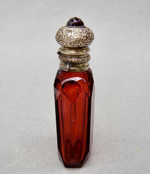 19TH C FRENCH RUBY GLASS ORMULU SCENT BOTTLE CIRCA 1890 - ADDITIONAL PHOTO 5