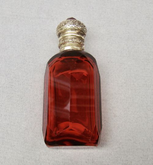 19TH C FRENCH RUBY GLASS ORMULU SCENT BOTTLE CIRCA 1890 - ADDITIONAL PHOTO 6