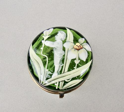 fig 1. EXQUISITE ART NOUVEAU FRENCH MARY GREGORY DRESSING TABLE JAR , CIRCA 1890