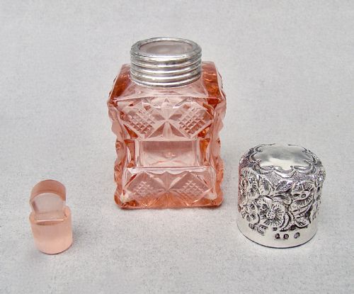 UNUSUAL VICTORIAN SILVER PEACH SLICEDCUT GLASS SCENT BOTTLE BY THE MOUSLEY BROTHERS BIRMINGHAM 1895 - ADDITIONAL PHOTO 4