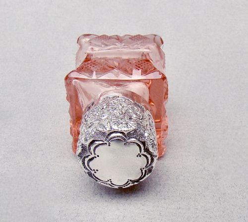 UNUSUAL VICTORIAN SILVER PEACH SLICEDCUT GLASS SCENT BOTTLE BY THE MOUSLEY BROTHERS BIRMINGHAM 1895 - ADDITIONAL PHOTO 5