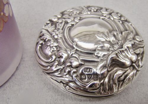 EXQUISITE ART NOUVEAU SILVER LIDDED FROSTED GLASS DRESSING TABLE JAR CHESTER 1907 - ADDITIONAL PHOTO 5