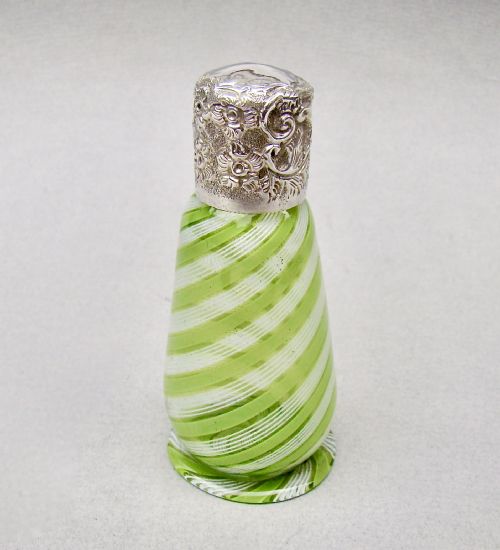 fig 1. BEAUTIFUL VICTORIAN SILVER & NAILSEA TYPE GLASS SCENT BOTTLE BY CHARLES BOYTON, LONDON 1897