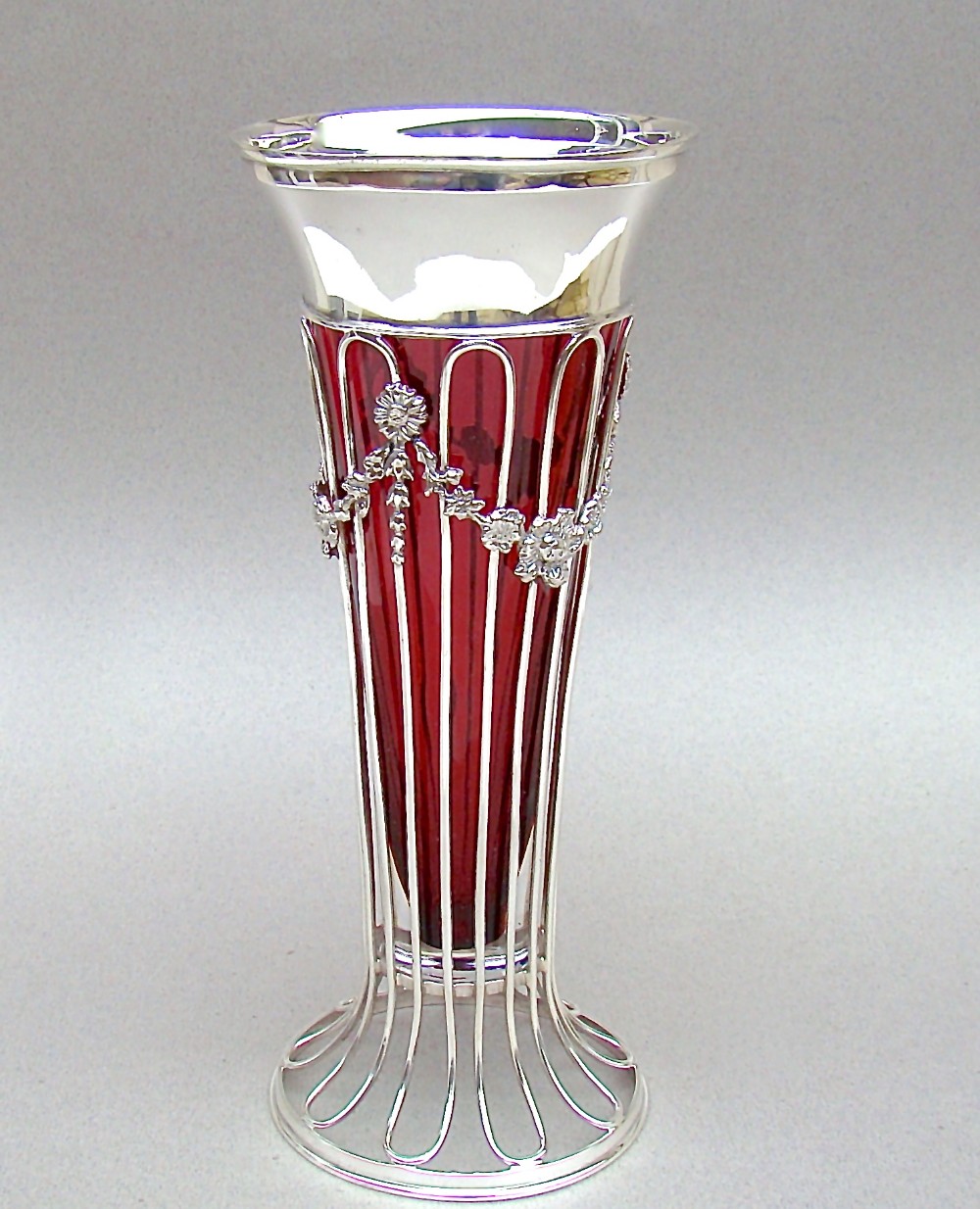 EDWARDIAN SILVER WIREWORK VASE BY MARSTON & BAYLISS, BIRMINGHAM 1907