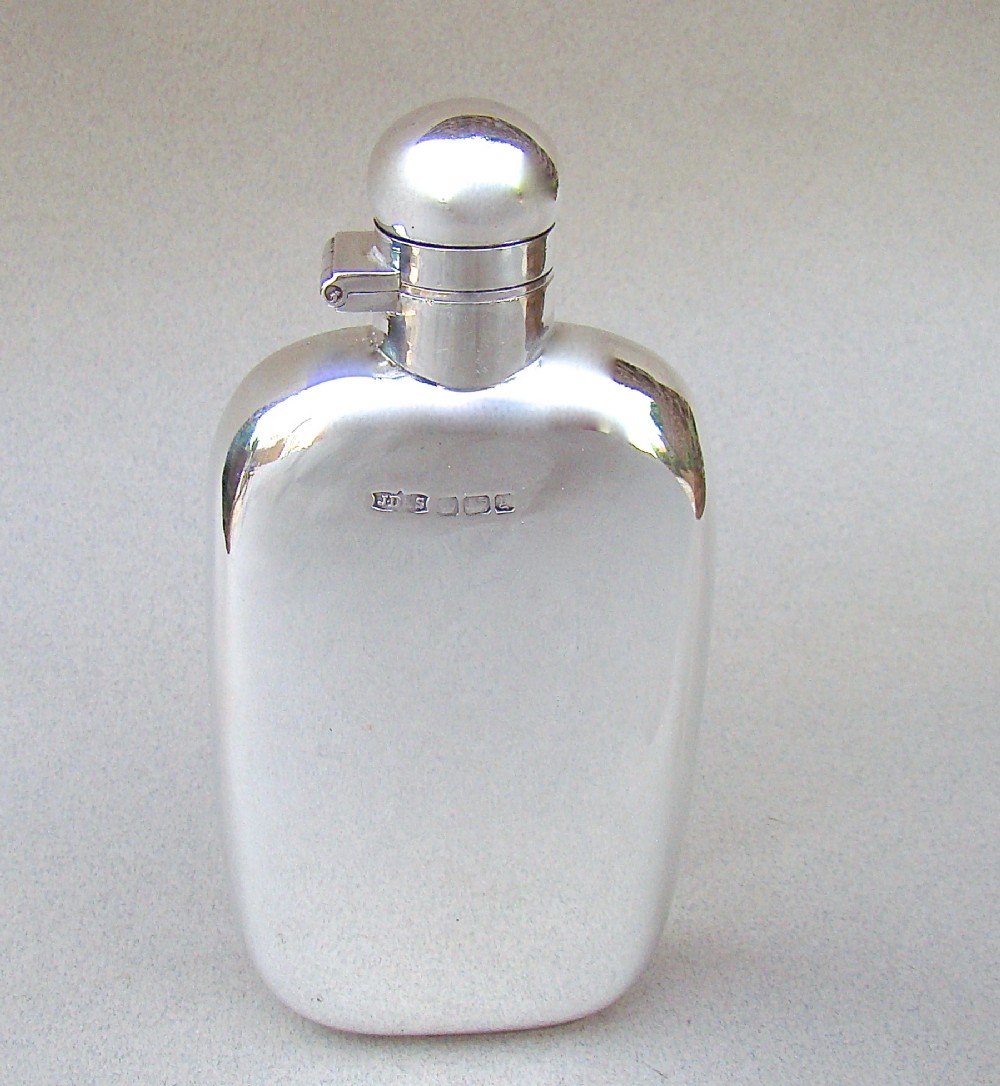 GEORGE V SILVER SPIRIT FLASK BY JAMES DIXON & SONS, SHEFFIELD 1916