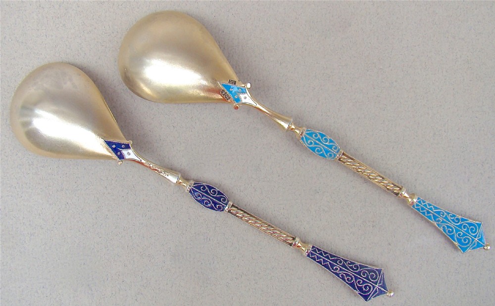 PAIR OF SILVER GILT & CLOISONNÉ ENAMEL PRESERVE SPOONS BY MARIUS HAMMER, NORWAY, CIRCA 1900 View II