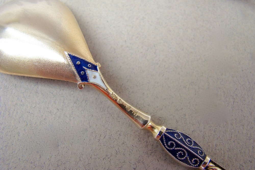 PAIR OF SILVER GILT & CLOISONNÉ ENAMEL PRESERVE SPOONS BY MARIUS HAMMER, NORWAY, CIRCA 1900 View IV