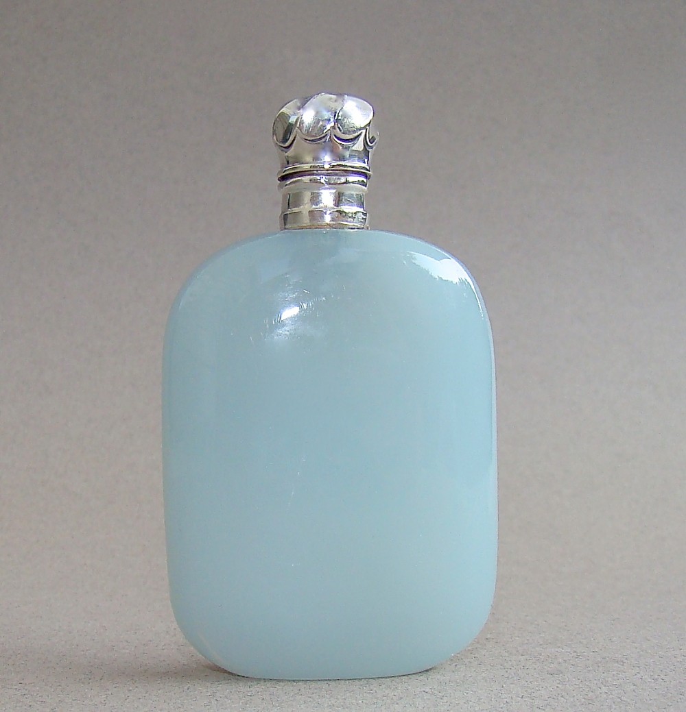 VICTORIAN SILVER MOUNTED JADE SCENT BOTTLE, CIRCA 1890
