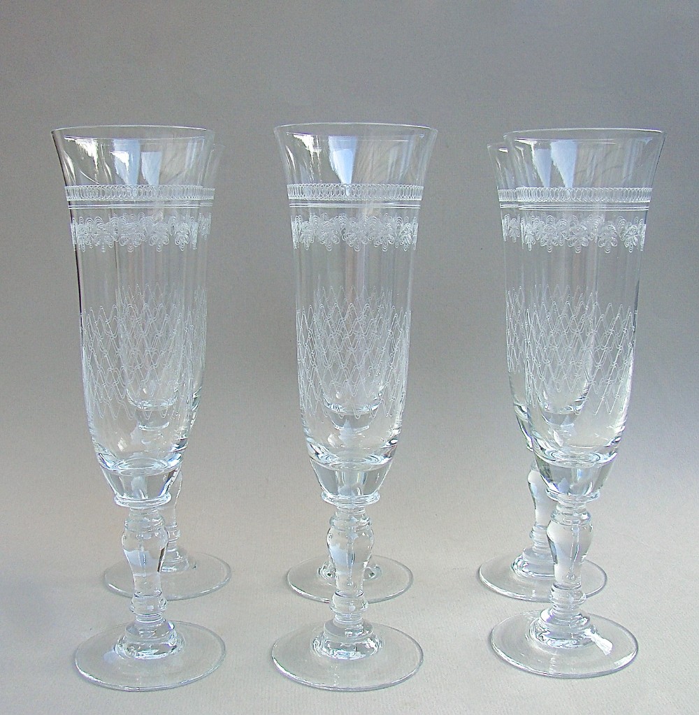 SET OF SIX PALL MALL CHAMPAGNE FLUTES, CIRCA 1910