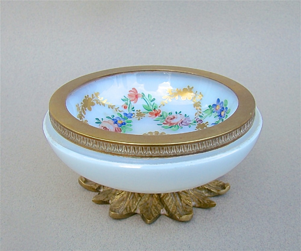 EXQUISITE FRENCH PALAIS ROYAL ORMULU MOUNTED OPALINE GLASS DISH, CIRCA 1850