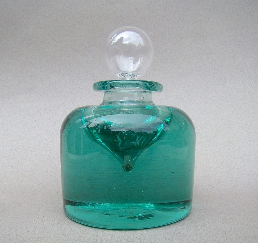 VICTORIAN GREEN GLASS DUMP INKWELL, CIRCA 1890