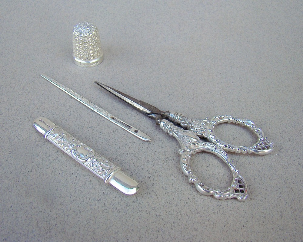 VICTORIAN SILVER CASED SEWING SET OR NECESSAIRE BY LEVI & SALAMAN, BIRMINGHAM 1890 View II