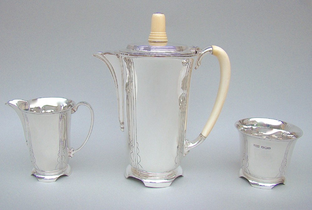ART DECO SILVER THREE PIECE BACHELOR COFFEE SET BY MAPPIN & WEBB, SHEFFIELD 1935