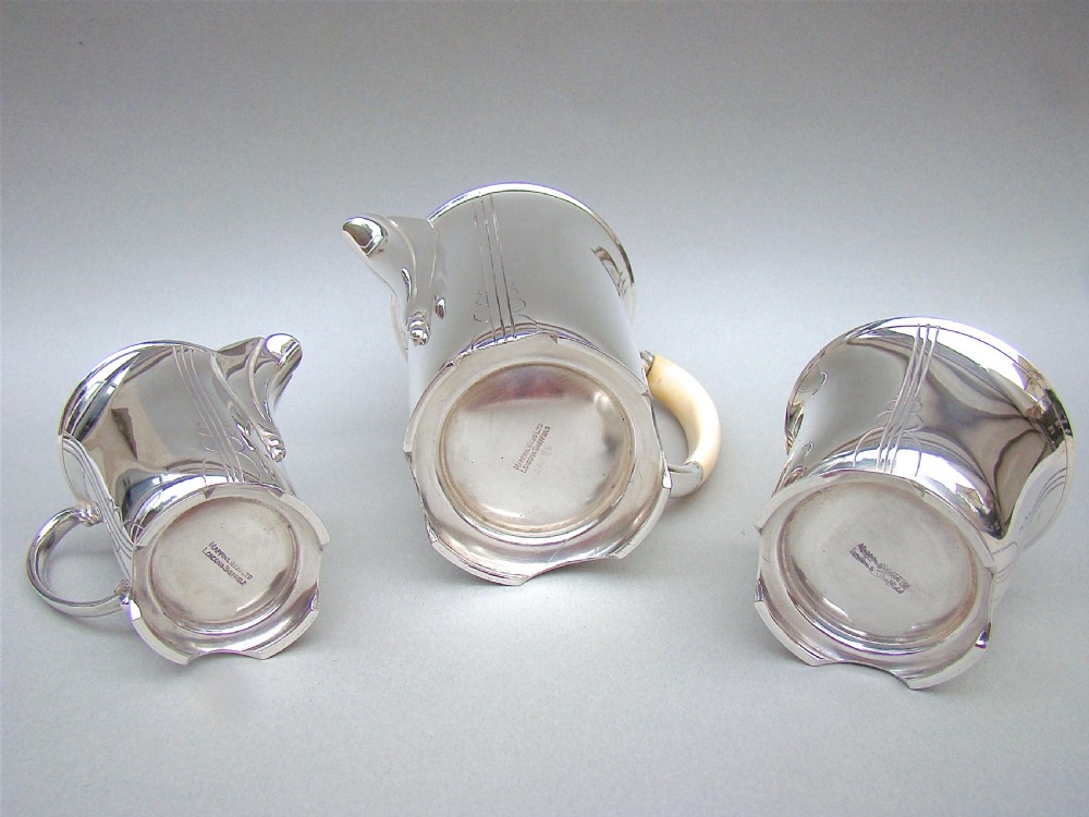 ART DECO SILVER THREE PIECE BACHELOR COFFEE SET BY MAPPIN & WEBB, SHEFFIELD 1935 View VIII