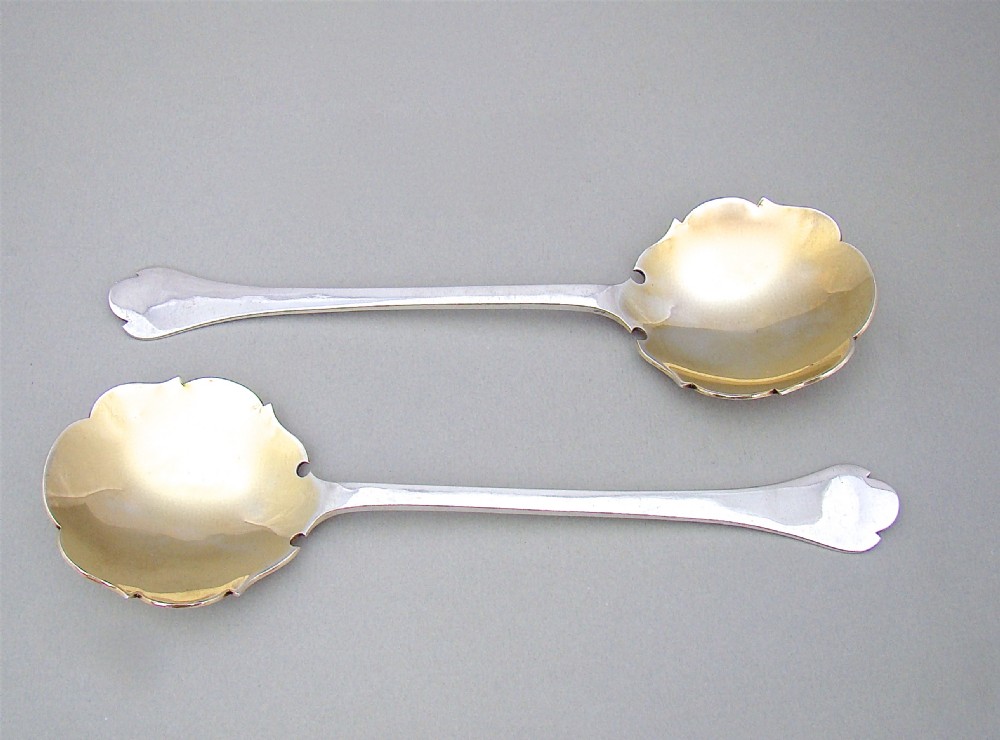 CASED PAIR OF EDWARDIAN SILVER TREFID PATTERN SERVING SPOONS BY ROBERT STEBBINGS, LONDON 1909 View IV