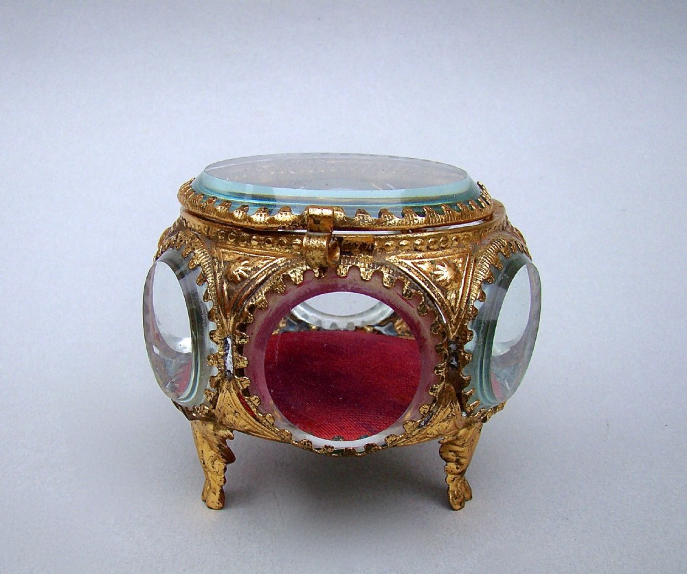 19TH C. FRENCH ORMULU & URANIUM GLASS JEWELLERY CASKET, CIRCA 1890