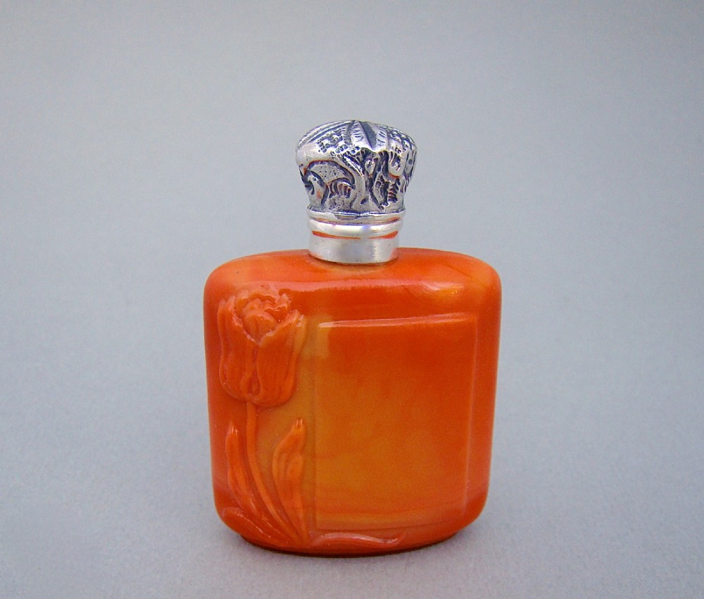FRENCH ART DECO SILVER & PRESSED GLASS SCENT BOTTLE, CIRCA 1930
