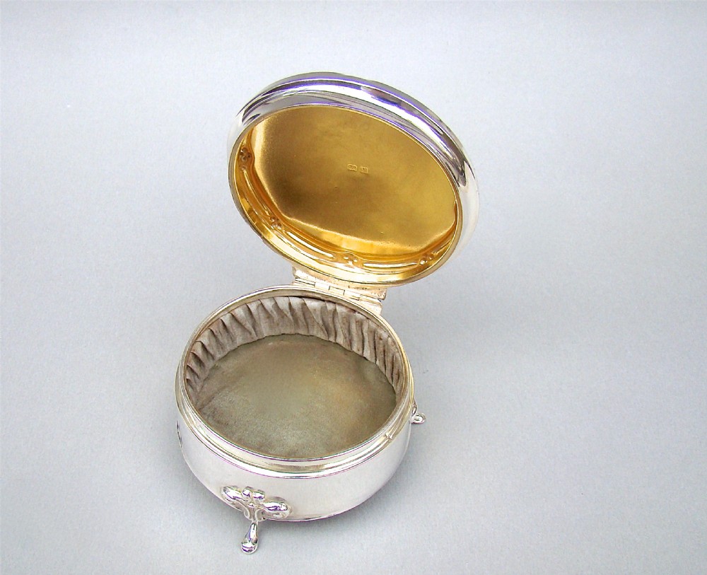 GEORGE V SILVER JEWELLERY BOX BY WILLIAM NEALE & SON LTD, BIRMINGHAM 1922
 View VII