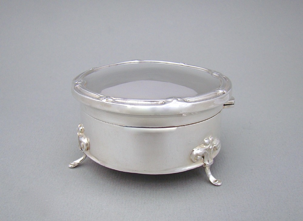 GEORGE V SILVER JEWELLERY BOX BY WILLIAM NEALE & SON LTD, BIRMINGHAM 1922
 View VIII