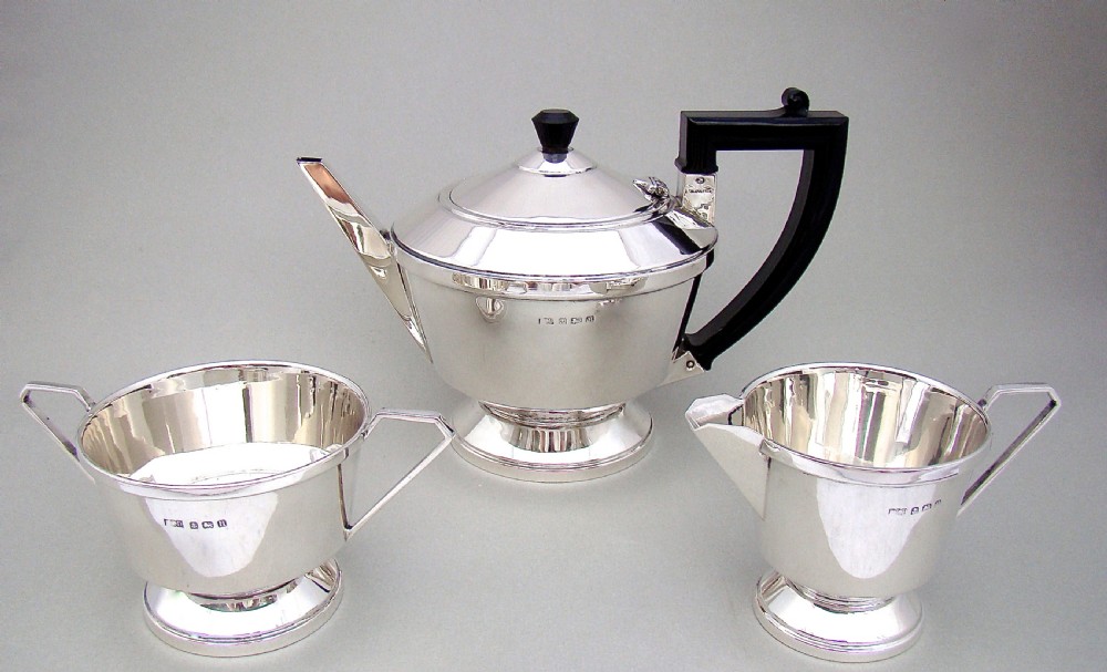 ART DECO SOLID SILVER THREE PIECE TEA SERVICE BY A. DAVENPORT, BIRMINGHAM 1932