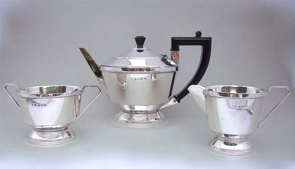 ART DECO SOLID SILVER THREE PIECE TEA SERVICE BY A. DAVENPORT, BIRMINGHAM 1932 View III