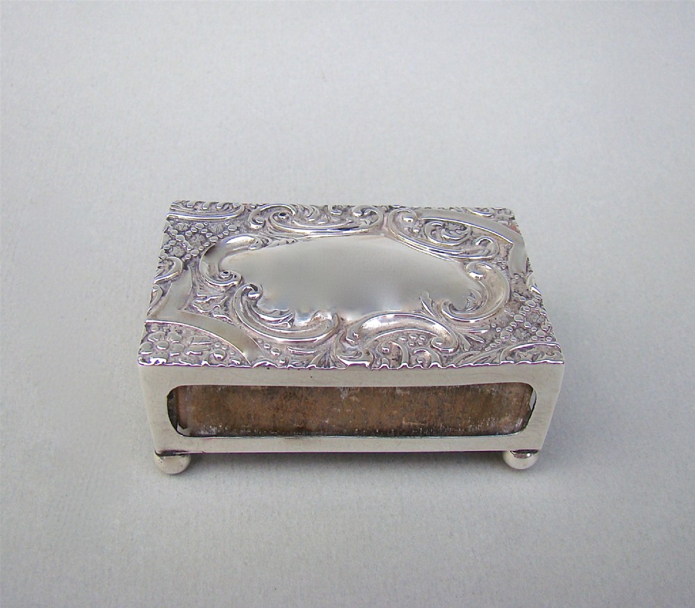 EDWARDIAN SILVER MATCH BOX COVER BY CRISFORD & NORRIS. BIRMINGHAM 1900
