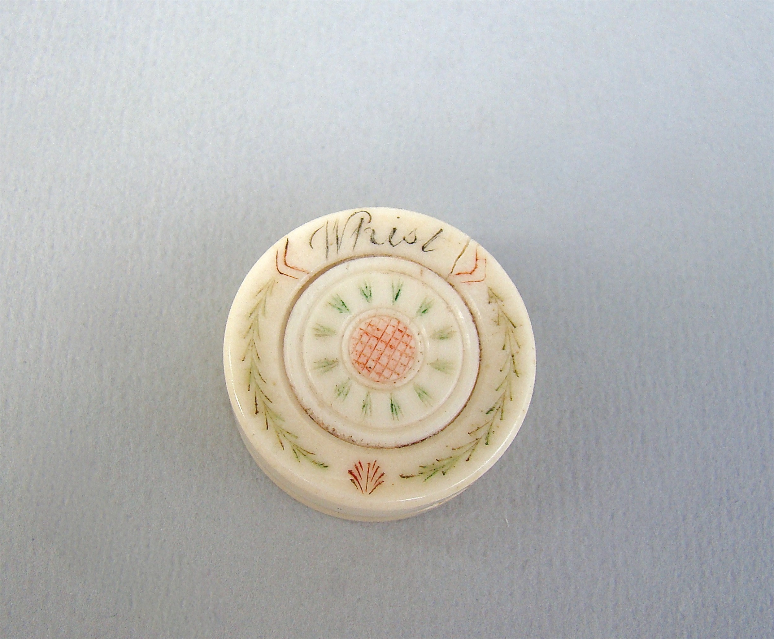 GEORGIAN BONE WHIST BOX COMPLETE WITH COUNTERS,  CIRCA 1790