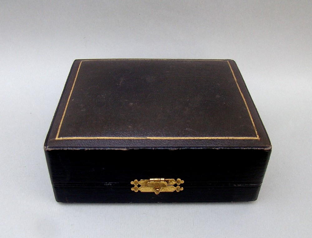 CASED PAIR OF VICTORIAN SILVER  SALTS BY SPURRIER & CO, BIRMINGHAM 1900
 View VII