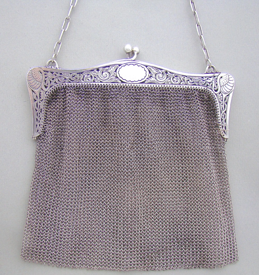 GEORGE V SILVER MESH EVENING BAG BY HENRY WILLIAMSON, IMPORTS MARKS FOR BIRMINGHAM 1916