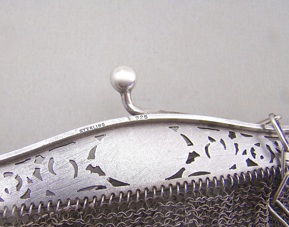 GEORGE V SILVER MESH EVENING BAG BY HENRY WILLIAMSON, IMPORTS MARKS FOR BIRMINGHAM 1916 View V