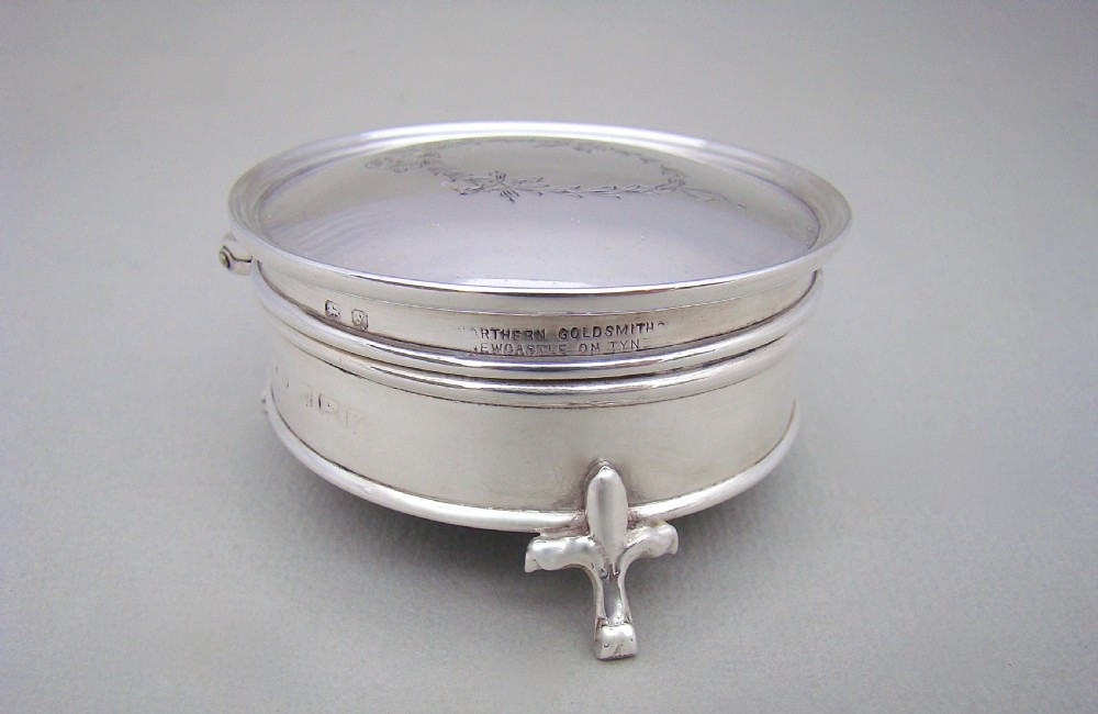 GEORGE V SILVER JEWELLERY BOX BY THE NORTHERN GOLDSMITHS COMPANY, BIRMINGHAM 1923
 View IV