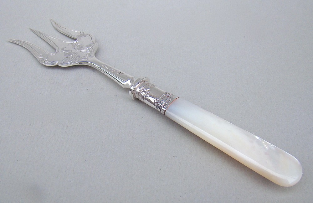 EDWARDIAN SILVER & MOTHER OF PEARL BREAD FORK BY THE LEVESLEY BROTHERS, SHEFFIELD 1910 View V